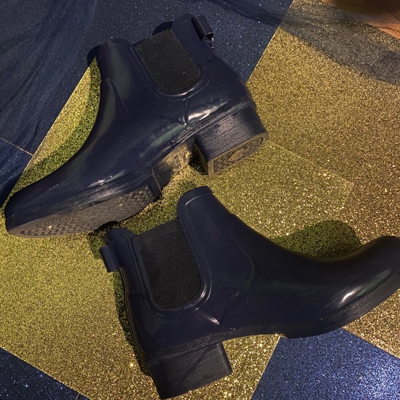 KATE SPADE DEEP NAVY POLKA DOT RAIN ANKLE Boots LUX GUC 1 FLAW - Picture 10 of 15